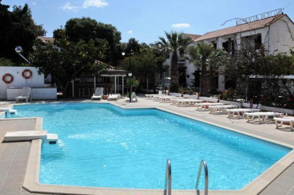 Miranta Hotel - Apartments & Studios Aegina Eksteriør bilde