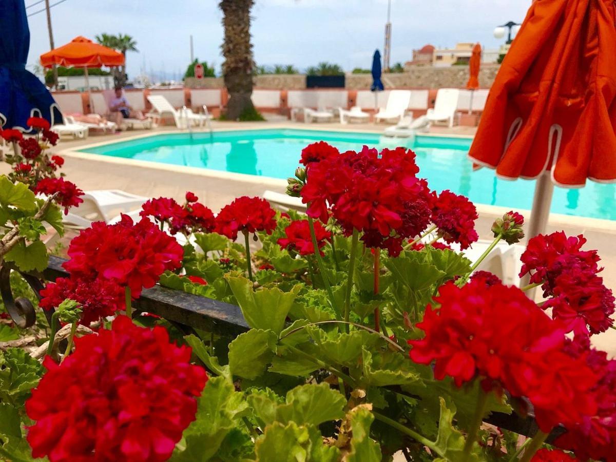 Miranta Hotel - Apartments & Studios Aegina Eksteriør bilde