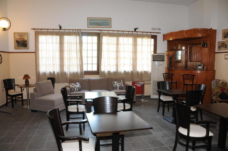 Miranta Hotel - Apartments & Studios Aegina Eksteriør bilde