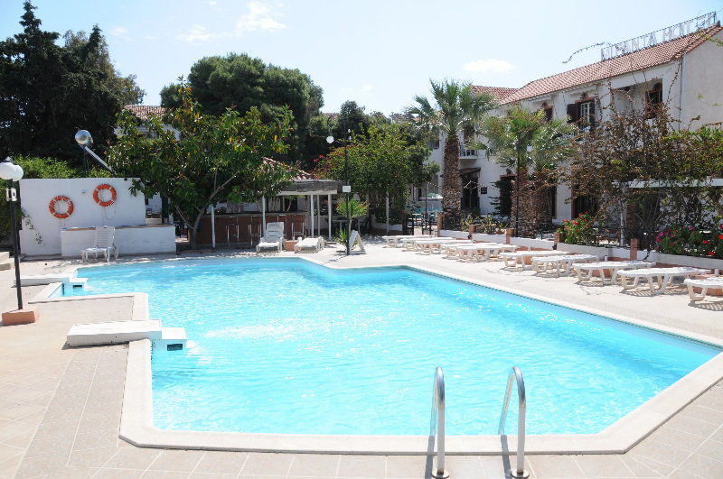 Miranta Hotel - Apartments & Studios Aegina Eksteriør bilde