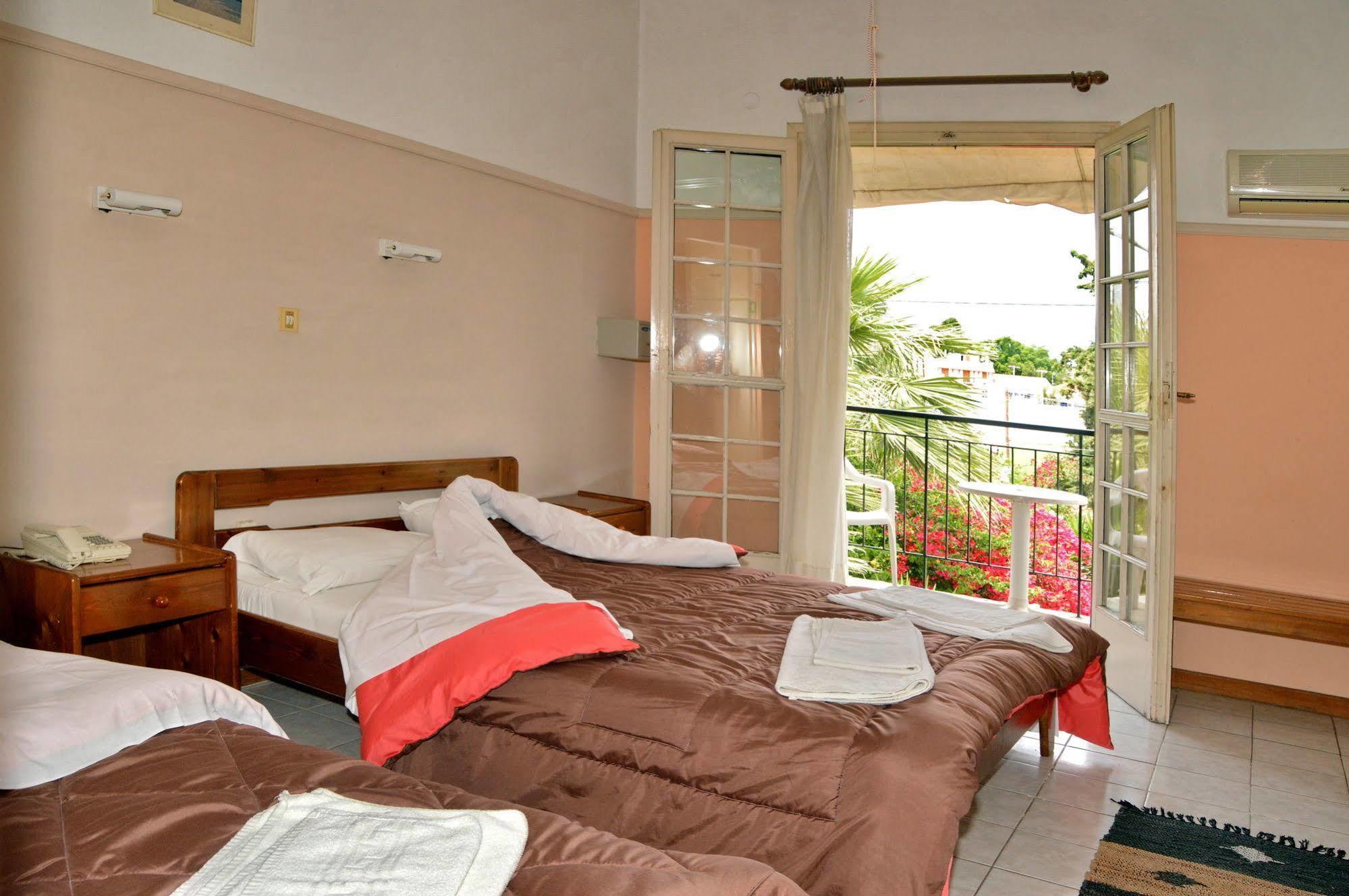 Miranta Hotel - Apartments & Studios Aegina Eksteriør bilde